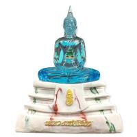 ราคา หลวงพ่อโสธรแก้วใส สีฟ้า ประจำวันเกิด (หน้าตัก 5นิ้ว สูง23ซม.) ด้านในหน้าอกพระพุทธรูปบรรจุองค์พระแก้วมรกต บูชา 1 ได้ถึง 2 (17112957465)