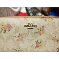 ราคา กระเป๋าตังค์ coach ใบยาวลายดอกของแท้ 100%สภาพใหม่ใช้งานน้อยมาก (19439611136)