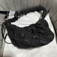 ราคา like newCarlyn cozy bag & พวงกุญแจ (20476852243)