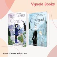 ราคา VYNELA (หนังสือภาษาอังกฤษ) CORALINE / THE GRAVEYARD BOOK — NEIL GAIMAN (25051592603)