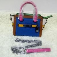 ราคา พร้อมส่งกระเป๋าแฟชั่นCOACH SWAGGERงานหนังวัวแท้ไม่ปั้มโลโก้กระเป๋าสะพายไหล่เดี่ยวแถมปอมให้ (2621211376)
