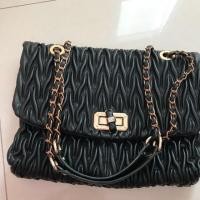 ราคา Lulu กระเป๋าหนังแท้ แบรนดฺแท้ LULU เกาหลีสภาพดีมาก หนังย่นทั้งใบไม่มีตำหนิเลย (1247182332)