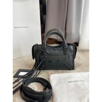 ราคา Used Balenciaga mini city สี เทาเข้ม stamp I (หมุดรมดำ) (22140583402)