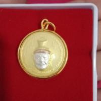 ราคา จี้เหรียญพ่อแก่ด้านหลังพระพิฆเนศ เนื้อสามกษัตริเลี่ยมกรอบทองไมครอน (7436758850)