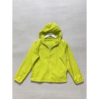 ราคา เสื้อ Uniqlo ของเด็ก ผ้าร่ม สภาพ 95% (21581343561)