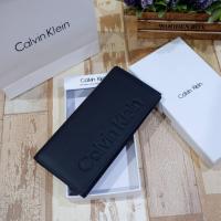 ราคา Calvin Klein กระเป๋าสตางค์ใบยาว ด้านหน้าปั๊มโลโก้แบรนด์ลึกตัวใหญ่เห็นชัด (5254940760)