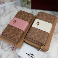 ราคา COACH ACCORDION ZIP WALLET IN COLORBLOCK SIGNATURE CANVAS (COACH 31546) (14712935735)
