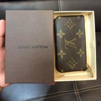 ราคา Used LV key pouch monogram (6210930300)