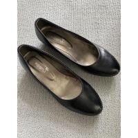 ราคา คัดชูสีดำ size 39 มือสอง (13630255775)