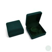 ราคา กล่องกำมะหยี่ใส่เครื่องประดับ กล่องใส่สร้อยมือ กล่องใส่กำไล กล่องใส่นาฬิกา ขนาด 9.2x9.2x4.5 cm กล่องกำมะหยี่สีเขียว ราคาส่ง เพิ่มมูลค่า (16397586092)