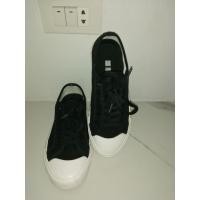 ราคา รองเท้าผ้าใบสีดำ​ Uniqlo (19296038076)