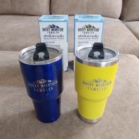 ราคา (มือสอง) แก้วเก็บความเย็น Rocky Mountain Tumbler ขนาด 30 ออนซ์ แก้วน้ำขนาดใหญ่ (23749915252)