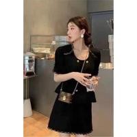 ราคา ชุดเซตสีดำแต่งขอบทอง 2 ชิ้น เสื้อ+กระโปรงแฟชั่นสไตล์เกาหลี งานป้ายนำเข้า (2935094306)