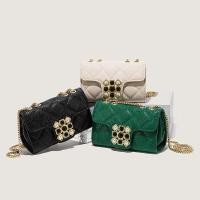 ราคา กระเป๋าสตรี สะพายแฟชั่นลำลองสตรี สีดำและสีขาว หนังPU สะพายข้าง สไตล์เกาหลี แฟชั่น (18782340994)