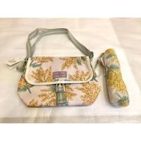 ราคา เซทกระเป๋าสะพายข้างและร่มกัน UV 50+ Cath Kidston แท้ (4736530057)
