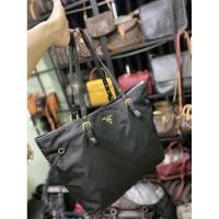 ราคา กระเป๋าสะพายทรงช๊อปปิ้งแบรนด์Pradaของแท้มือสอง (8615262000)