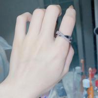 ราคา Original แท้จริง Swarovski Woman TWIST Rotating Design Rings แหวนสาวทันสมัยและสง่างามสำหรับแฟน (18359827673)