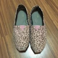 ราคา Toms ลายเสือ 38 รองเท้ามือสองของแท้ (1899799777)