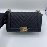 ราคา [BU210700326] Chanel / Boy Chevron Caviar GHW (10831648512)