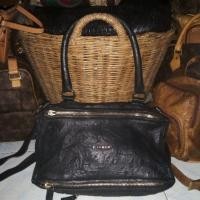 ราคา กระเป๋าหนังแท้ GIVENCHY 12" มือสอง (5916134138)