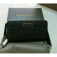 ราคา กระเป๋าสตางค์ ลายสาน สุดเก๋ ยี่ห้อ Charles Keith แท้ รุ่น Long Wallet พร้อมส่ง (สินค้าหิ้วจากสิงคโปร์) (743462165)