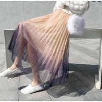 ราคา กระโปรงผ้ามุ้งอัดพลีทไล่สีทูโทน ผ้าเงาลื่นๆ สไตล์เรียบหรูดีค่ะ คือเล่นแสงเงาสวยมาก งานกำลังฮิต ไม่มีไม่ได้น้าา (5742866211)