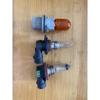 ราคา ขั้วหลอดไฟหน้ารถยนต์ Isuzu แท้ (8882936597)