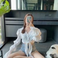 ราคา [พร้อมส่ง] เชิ้ตติดกระดุมหน้าผูกโบว์ที่เอว แขนปล้องๆน่ารัก ใส่สบาย มี 4 สี Banana.milky (7267693877)