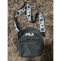 ราคา กระเป๋าสะพายข้างสีดำ FILA (14931037060)