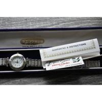 ราคา นาฬิกา Vintage มือสองญี่ปุ่น PIERRE CARDIN SWISS MADE ของใหม่พร้อมกล่อง ระบบ QUARTZ ผู้หญิง ไม่เคยใช้ หน้าปัด24มม (22953106117)