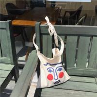 ราคา [กรุณาทักแชทก่อนสั่งซื้อ] กระเป๋าสะพาย Tomato cheek tote bag ผ้า canvas ด้านในมีช่องซิป (5516473915)
