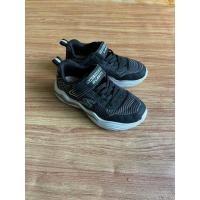 ราคา รองเท้าผ้าใบเด็ก Skechers สีดำ มีไฟ สภาพดีค่ะ Sz.32 ยาว 20 ซม. (20990621882)