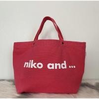 ราคา Niko and... กะเป๋าถือช้อปปิ้งผ้าแคนวาสสีชมพู (สีจริงอ่อนกว่านี้คะ) ขนาด กว้าง14xยาว39xสูง23cm. (10261921813)