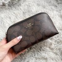 ราคา Used ‼️ Coach Cosmetic Bag กระเป๋าเครื่องสำอาง (10259093972)