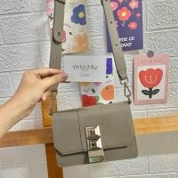 ราคา a treasure box Taupe Layer S Used like new (22888472317)
