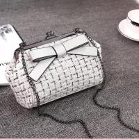 ราคา 5016# กระเป๋าติดเป็กผ้าพรมสายกระเป๋ามีให้ทั้งสายหนังและสายโซ่ (1962601859)