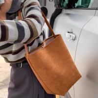 ราคา กระเป๋าสะพายข้างทรงถังงานหนังกลับ จุของได้เยอะ I090 (25621202557)