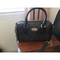 ราคา Coach หมอนมินิ สีน้ำตาลเข้ม (783305912)