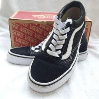 ราคา Vans Old Skool สีดำ ไซส์ US6.5 (912716644)
