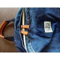 ราคา กระเป๋าเป้ยีนส์ Levi’s มือสอง (23830988107)