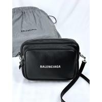 ราคา New Balenciaga crossbody (22757603546)