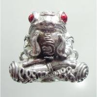 ราคา พญากบกินเดือน รุ่น มหายันต์พันล้าน ครูบาเต่า วัดอุโบสถบ้านเหล่า กล่องเดิม (19220370391)