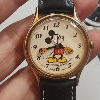 ราคา นาฬิกาญี่ปุ่น Vintage Mickey Mouse Lorus by Seiko มือสอง ระบบถ่าน (24362548200)