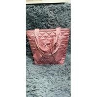 ราคา กระเป๋านารายา NaRaYa สะพาย สีชมพูผ้าซาติน(สภาพดีมาก) (12770444721)