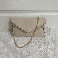 ราคา Used Lulu Catagnette Beige leather crossbody แบรนด์ฝรั่งเศส (13945471964)