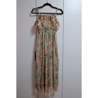 ราคา ❌Sold❌จั๊มสูทกางเกงลายดอกสายเดี่ยวผ้าชีฟองพลิ้ว size S (7013825623)