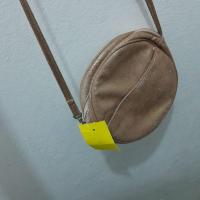 ราคา ACCOMMODE กระเป๋าครอสบอดี้ มือสอง (16595642726)