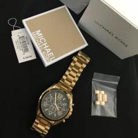 ราคา Michael Kors MK5739 Gold 43 mm. ตัวเรือนเป็นสแตนเลสสีทองหน้าปัดดำ (610488330)