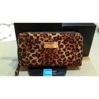 ราคา Steve Madden กระเป๋าเงินลายเสือ สภาพสวยงาม (1966031638)