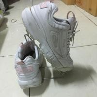 ราคา FILA อ้วนสีขาว แท้ มือสอง (5412913538)